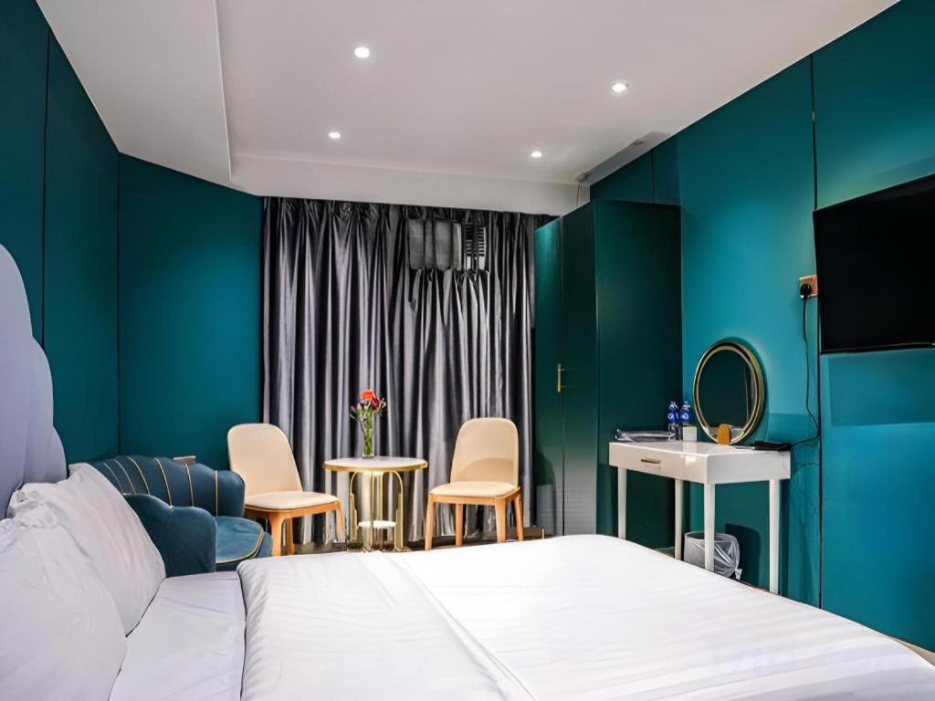 Sunny Day Hotel, Mong Kok Гонконг Экстерьер фото
