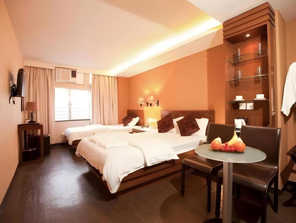 Sunny Day Hotel, Mong Kok Гонконг Экстерьер фото