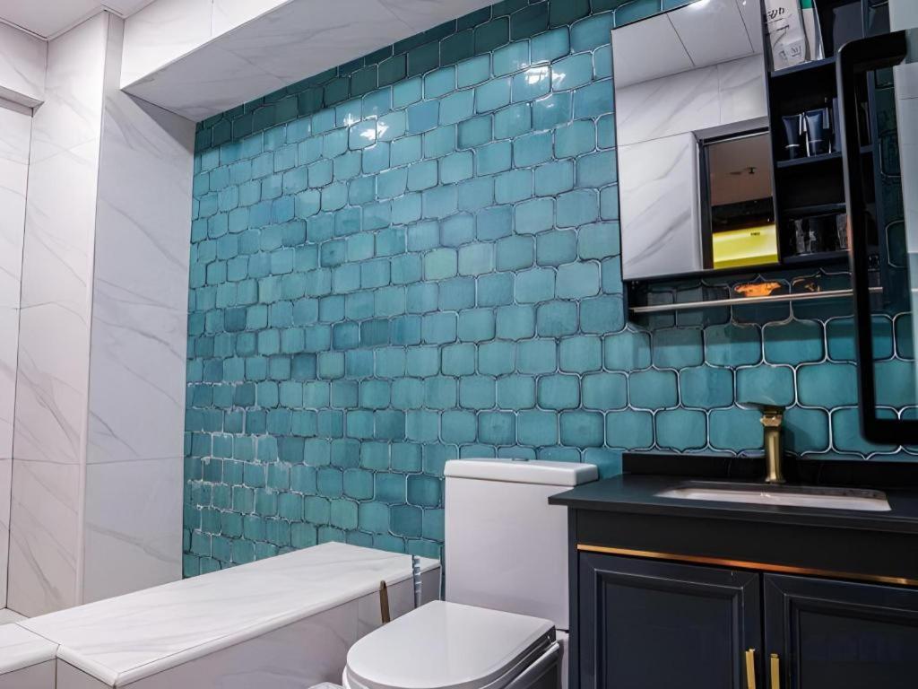 Sunny Day Hotel, Mong Kok Гонконг Экстерьер фото