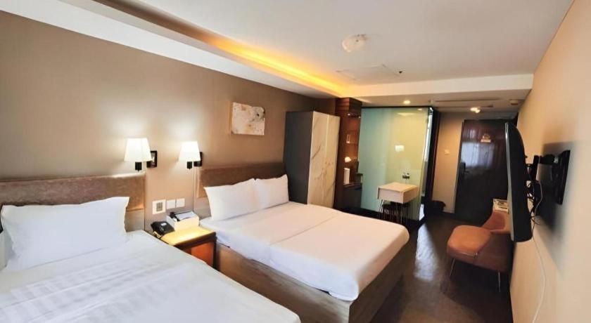 Sunny Day Hotel, Mong Kok Гонконг Экстерьер фото