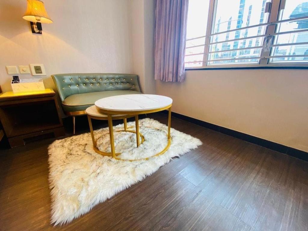 Sunny Day Hotel, Mong Kok Гонконг Экстерьер фото