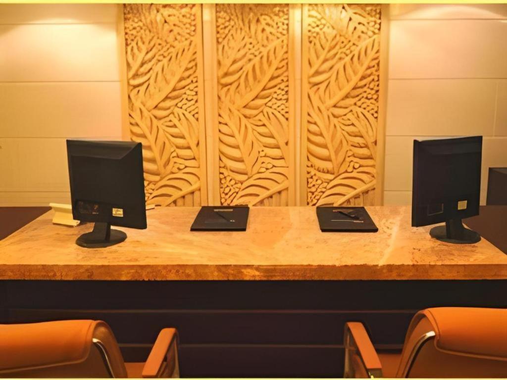 Sunny Day Hotel, Mong Kok Гонконг Экстерьер фото