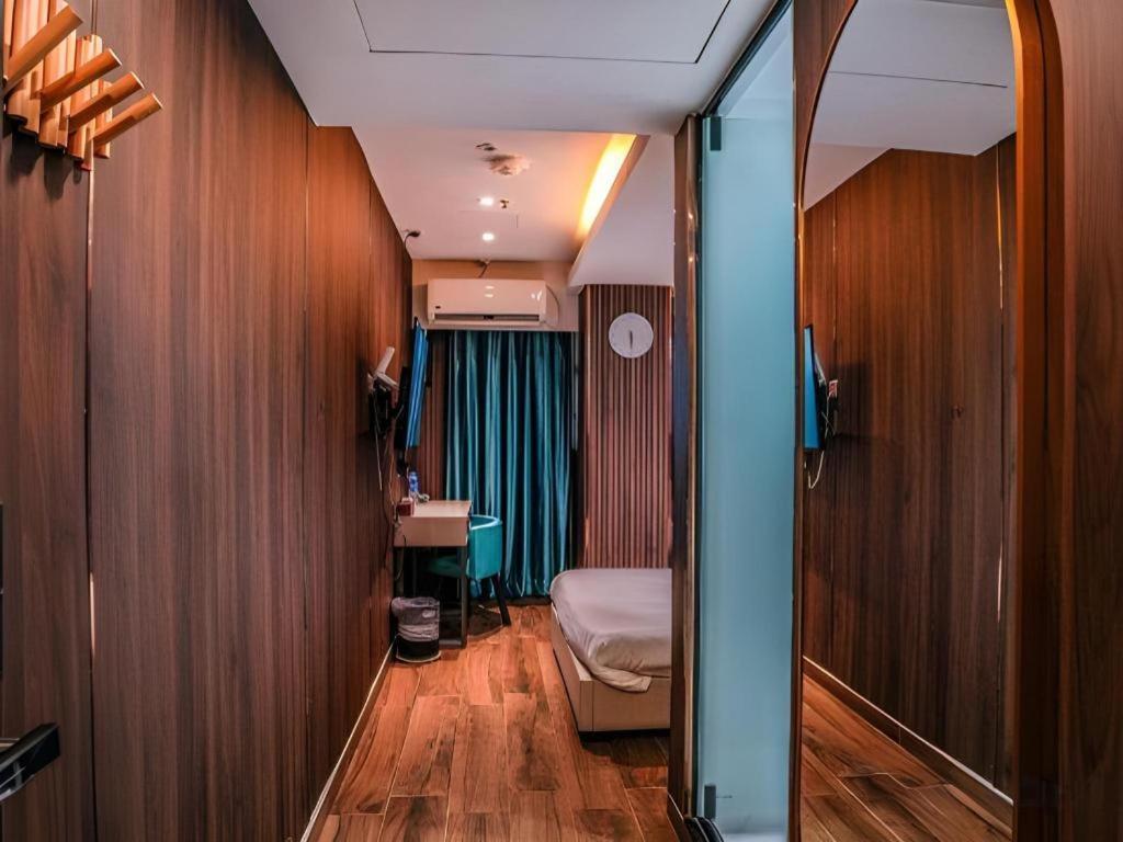 Sunny Day Hotel, Mong Kok Гонконг Экстерьер фото